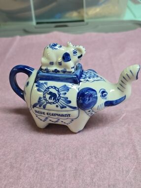 Blue Elephant Line Mini Teapot